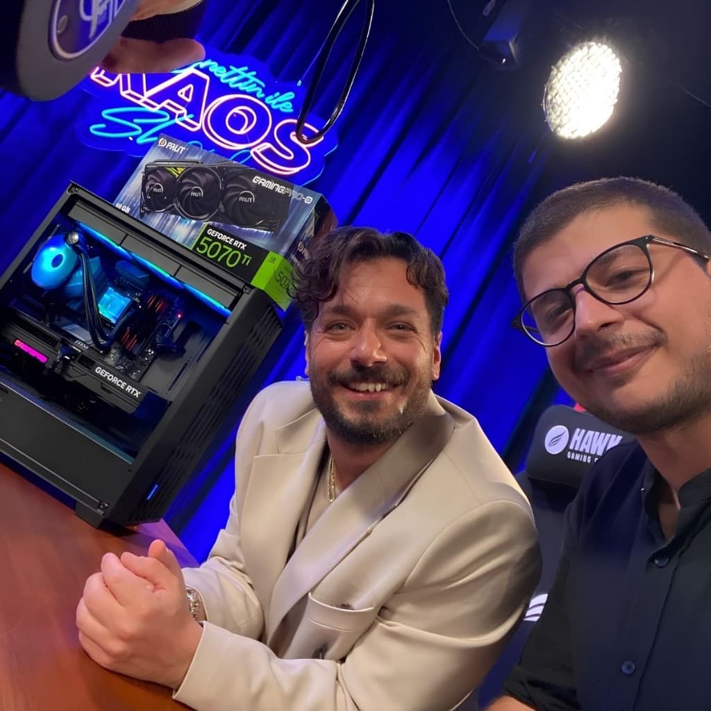 Hayrettin Kaos Show çekiminde Game Garaj sistemi, Palit ekran kartı kutusu ve Hawk oyuncu koltuğu